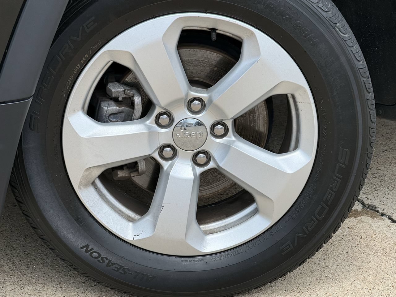 Used 2018 Jeep Compass Latitude w/ Popular Equipment Group FWD image 9