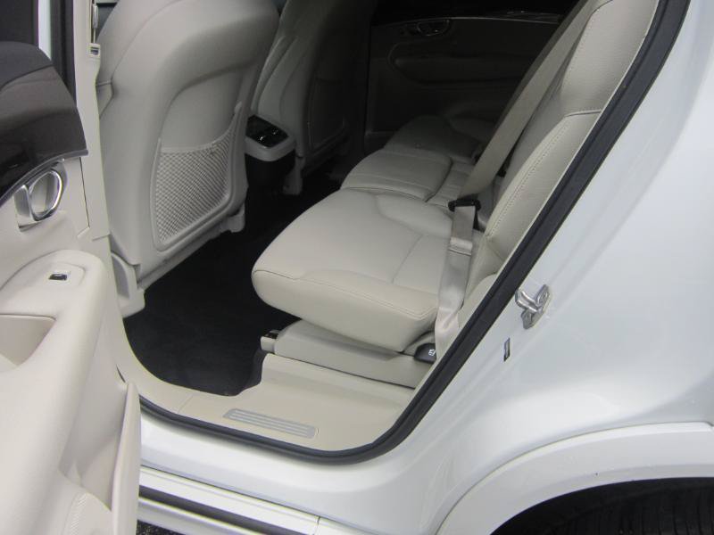 Used 2019 Volvo XC90 T6 Momentum w/ Protection Package Premier AWD/4WD image 10