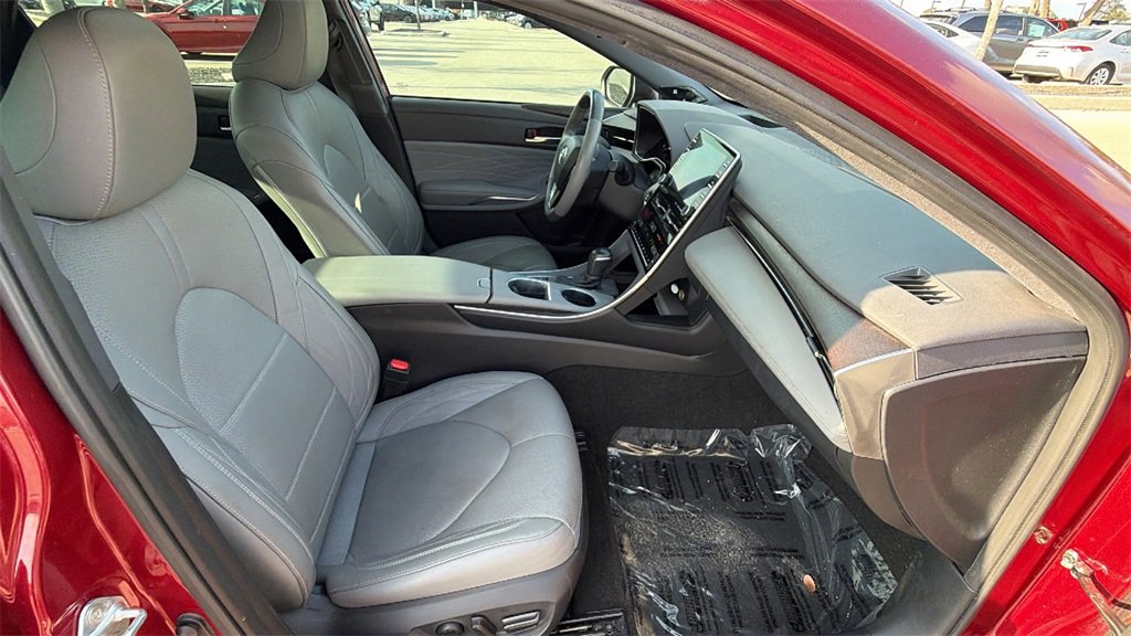 Certified 2021 Toyota Avalon Limited w/ Advanced Safety Package image 48