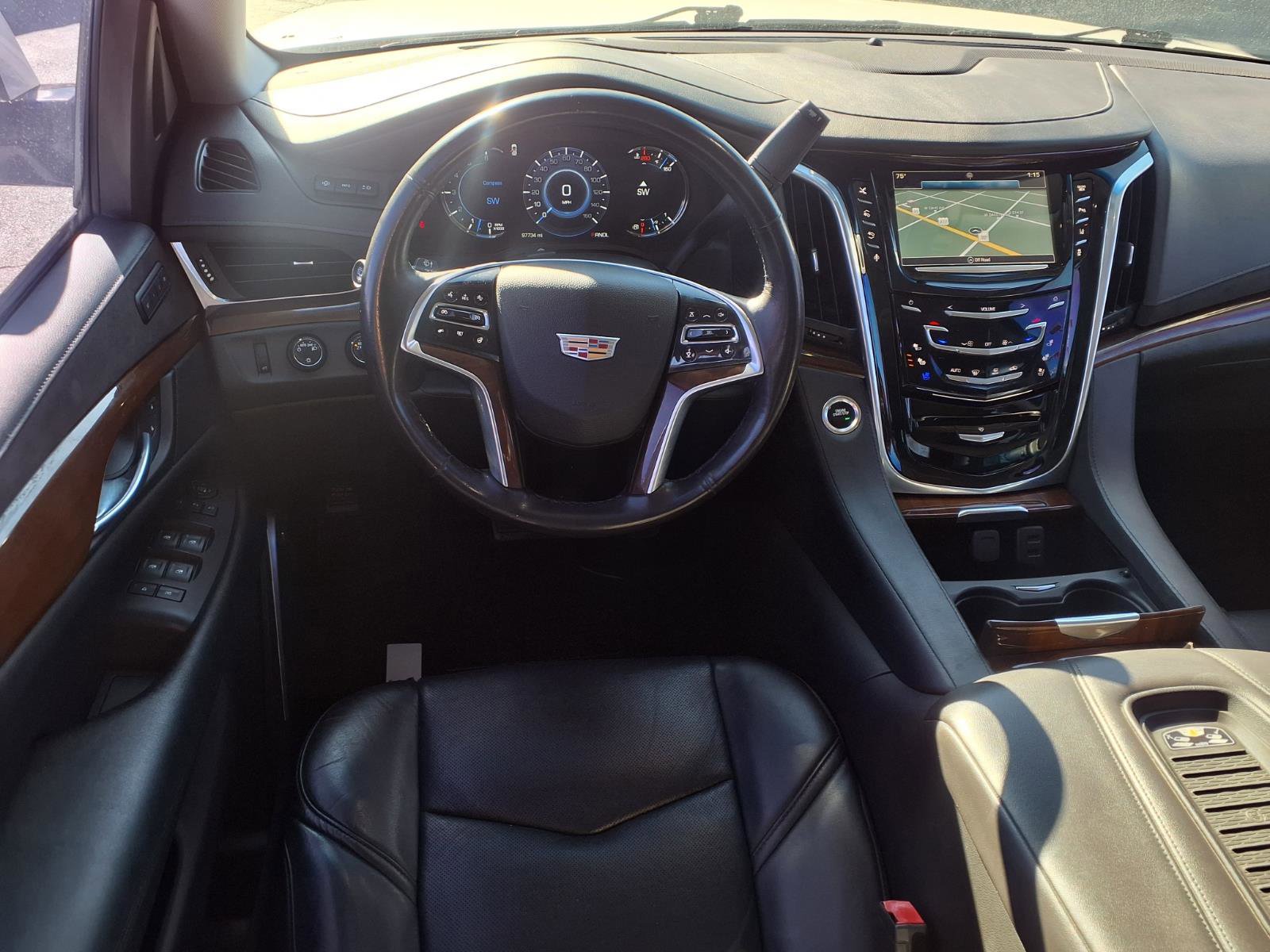 Used 2020 Cadillac Escalade Luxury image 8