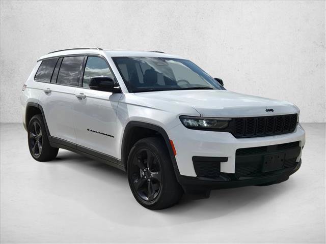 Used 2023 Jeep Grand Cherokee L Laredo image 3