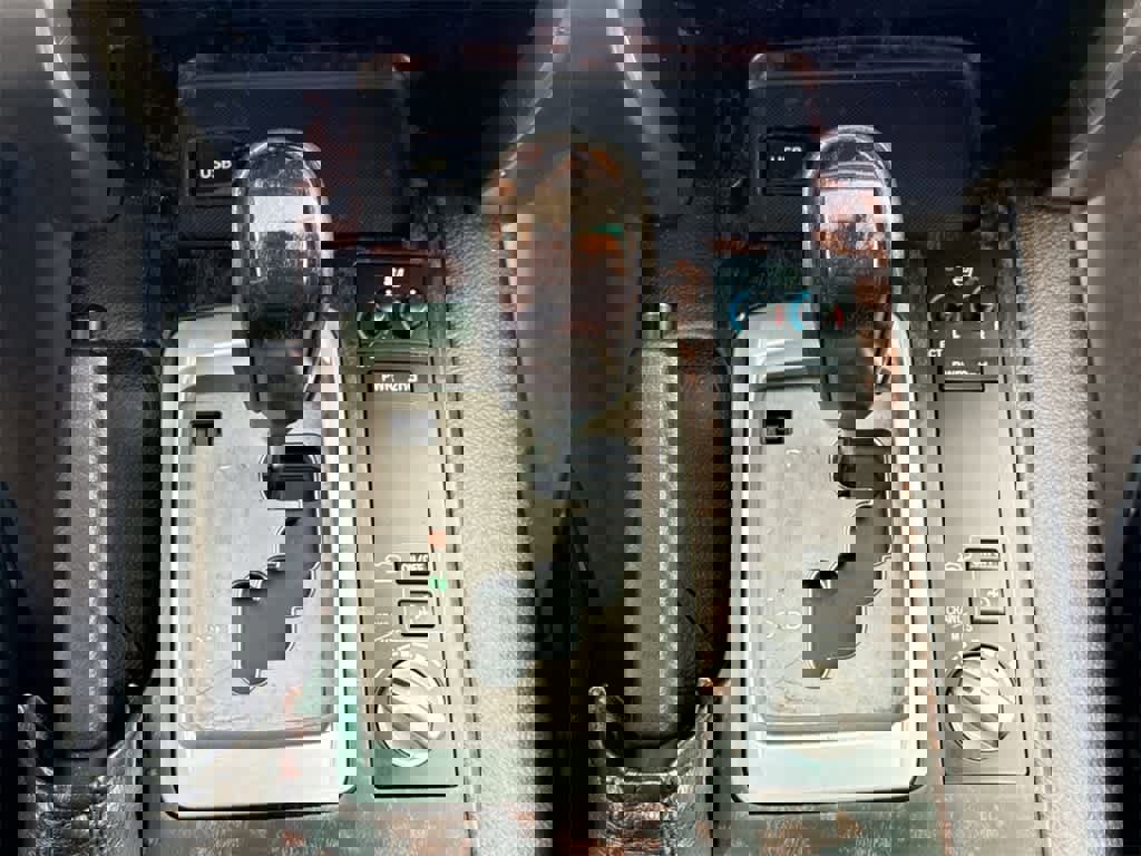 Used 2015 Toyota Land Cruiser image 35