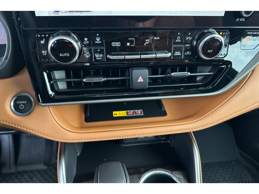 New 2026 Toyota Highlander Platinum image 23