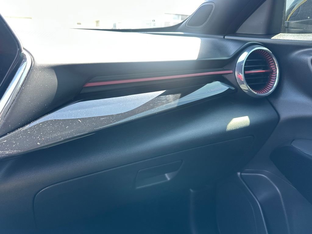 Used 2024 Chevrolet Trax RS w/ Sunroof Package image 22