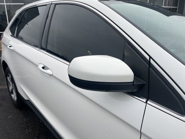 Used 2021 Ford Edge SEL w/ Convenience Package image 3