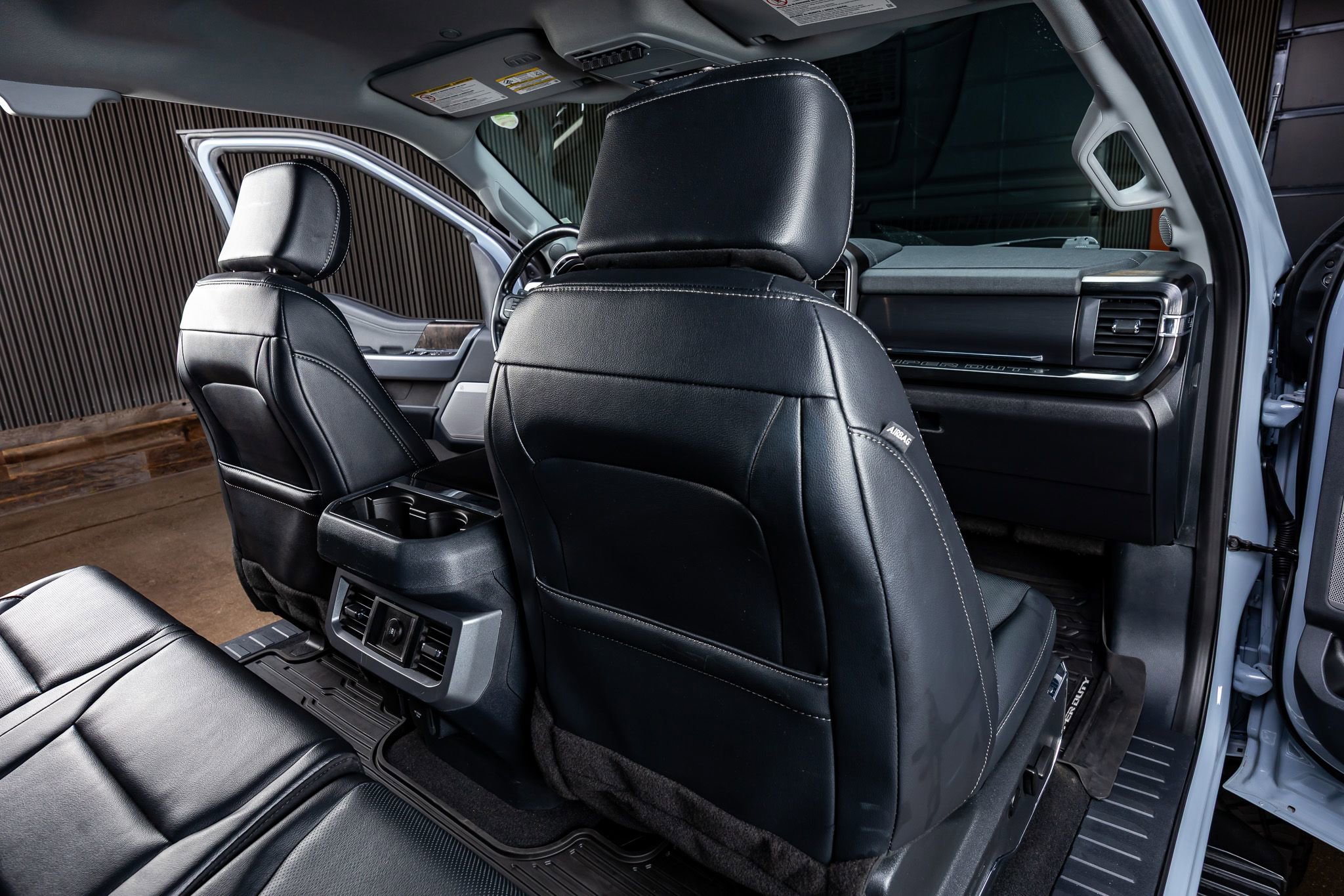 Used 2024 Ford F350 Lariat w/ Sport Appearance Package image 32