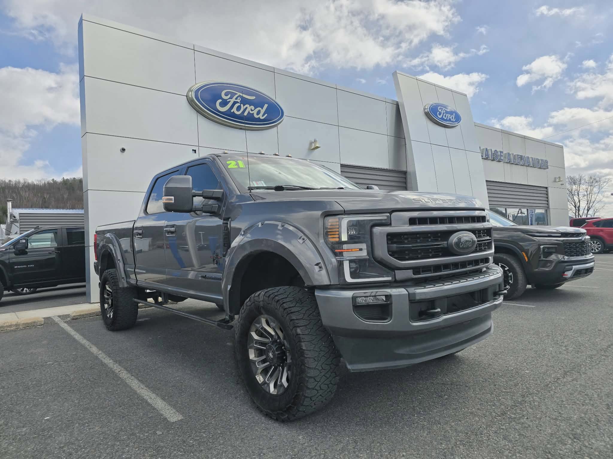 Used 2021 Ford F350 Lariat image 1