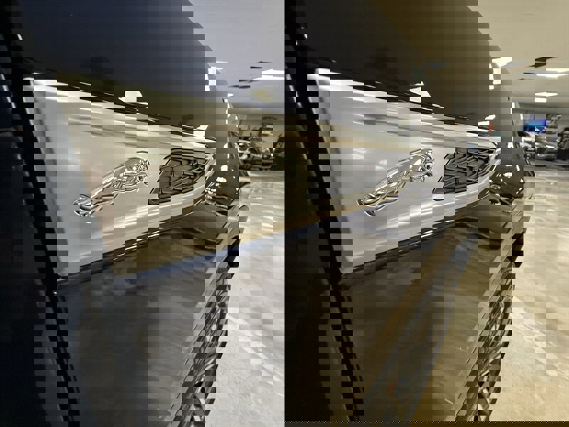 Used 2022 Jaguar E-PACE SE image 8