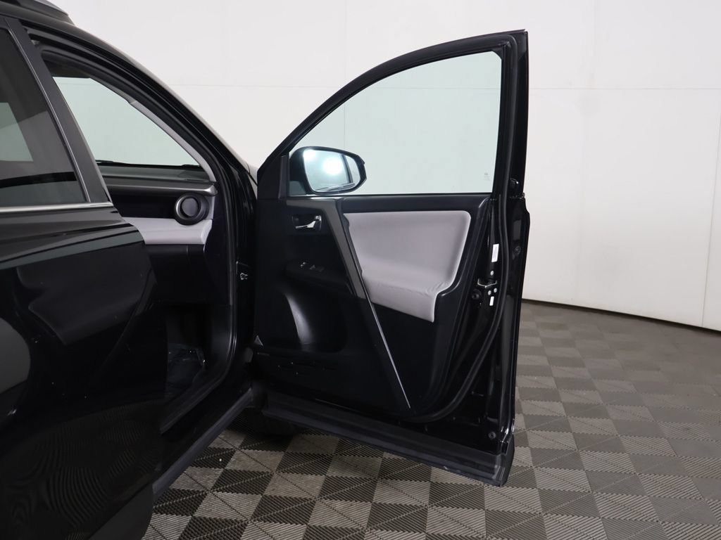 Used 2018 Toyota RAV4 XLE w/ Plus Extra Value Package FWD image 20