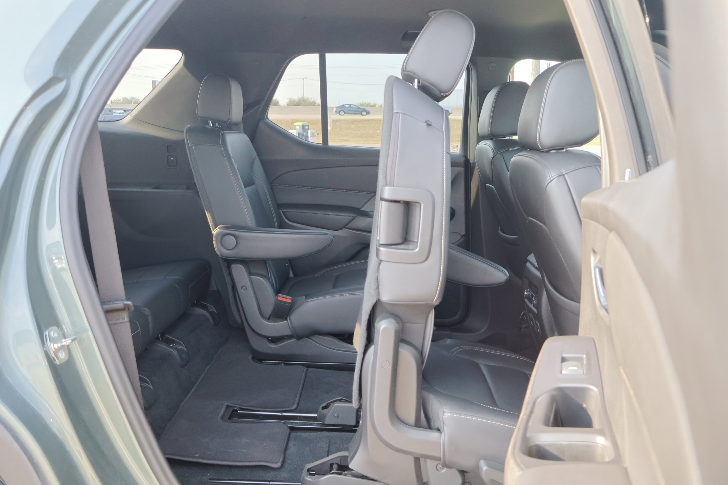 Used 2022 Chevrolet Traverse LT w/ LT Premium Package image 43