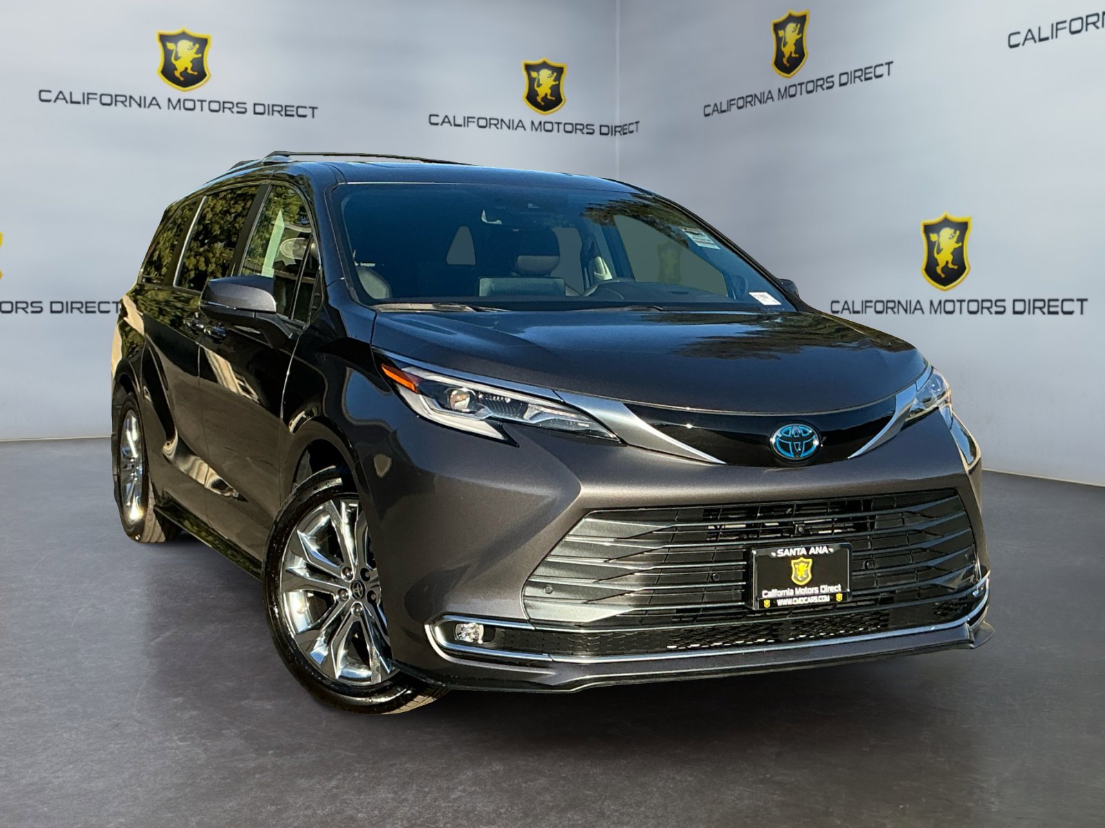 Used 2023 Toyota Sienna Platinum image 3