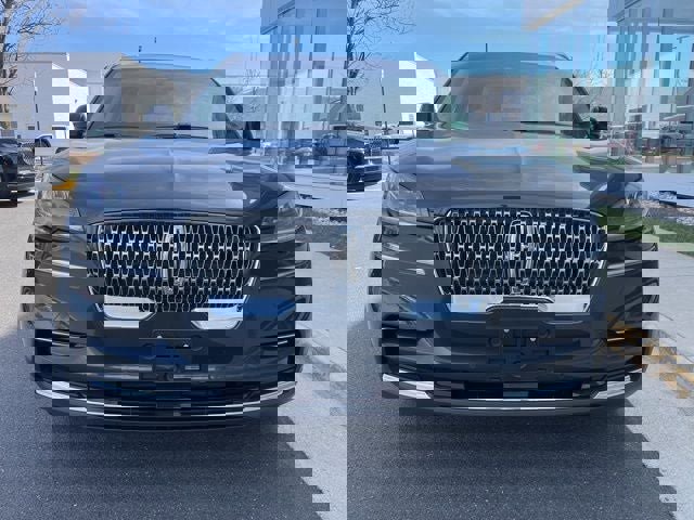 Used 2023 Lincoln Aviator Reserve w/ Elements Package Plus image 2