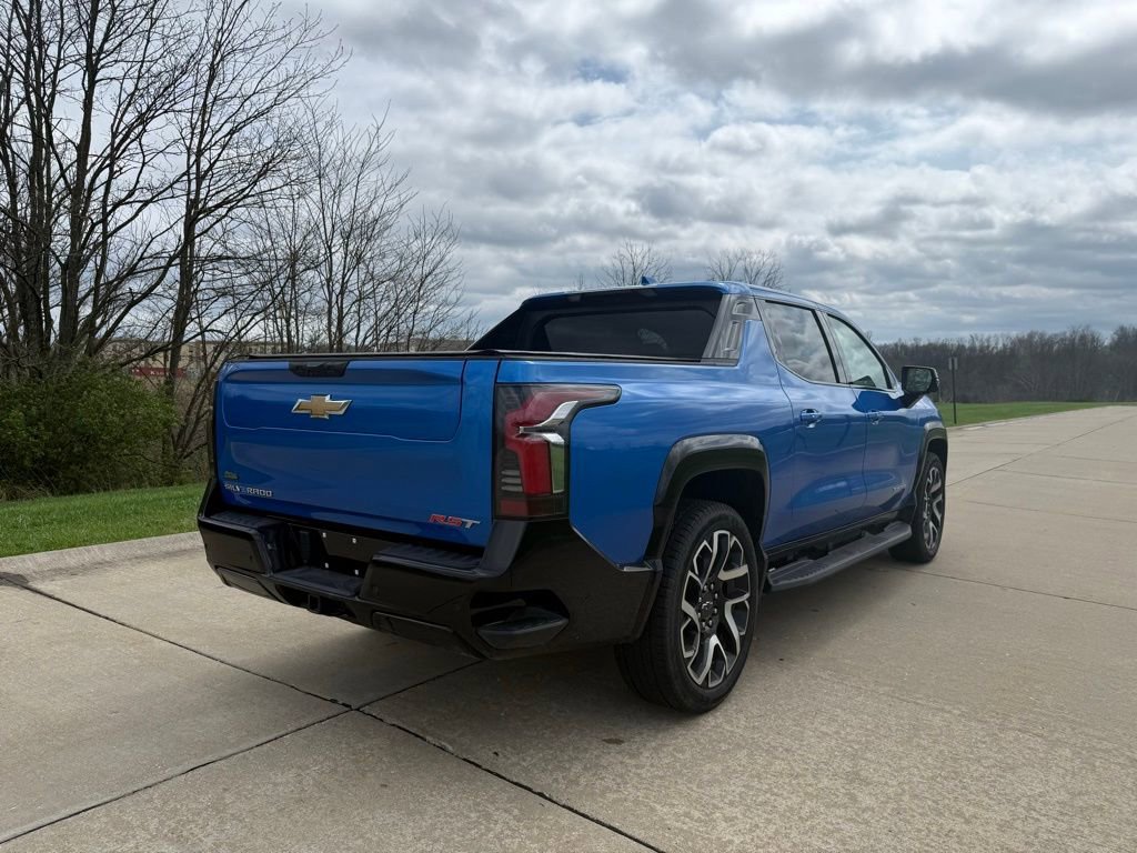 Used 2025 Chevrolet Silverado EV RST image 3