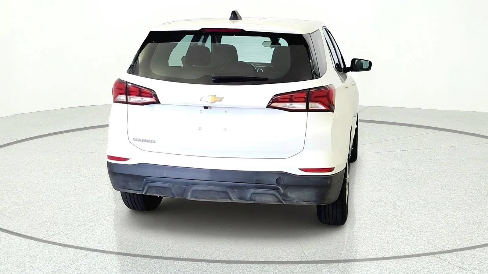 Used 2024 Chevrolet Equinox LS w/ Driver Confidence II Package FWD image 5