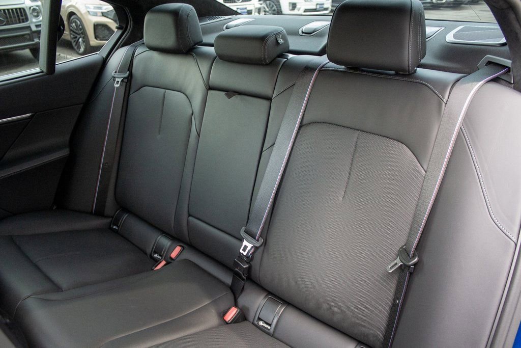 Used 2025 BMW M5 w/ Carbon Package image 22