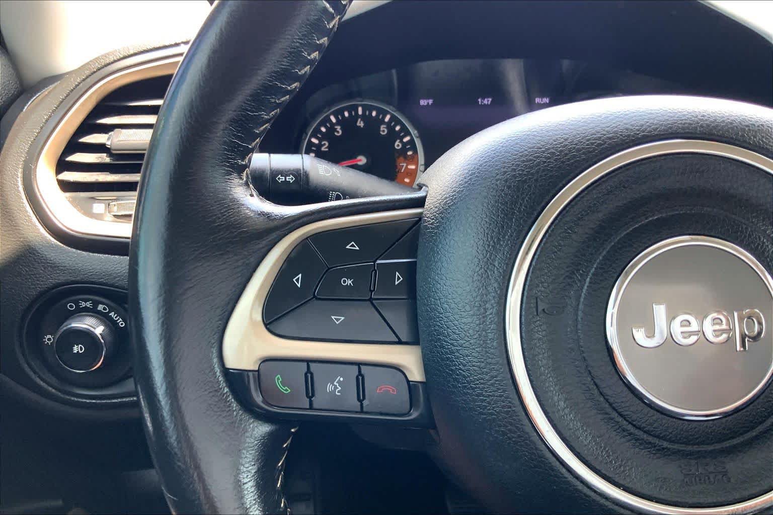 Used 2016 Jeep Renegade Limited FWD image 24