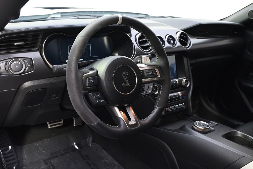 Used 2022 Ford Mustang Shelby GT500 w/ Technology Package RWD image 11