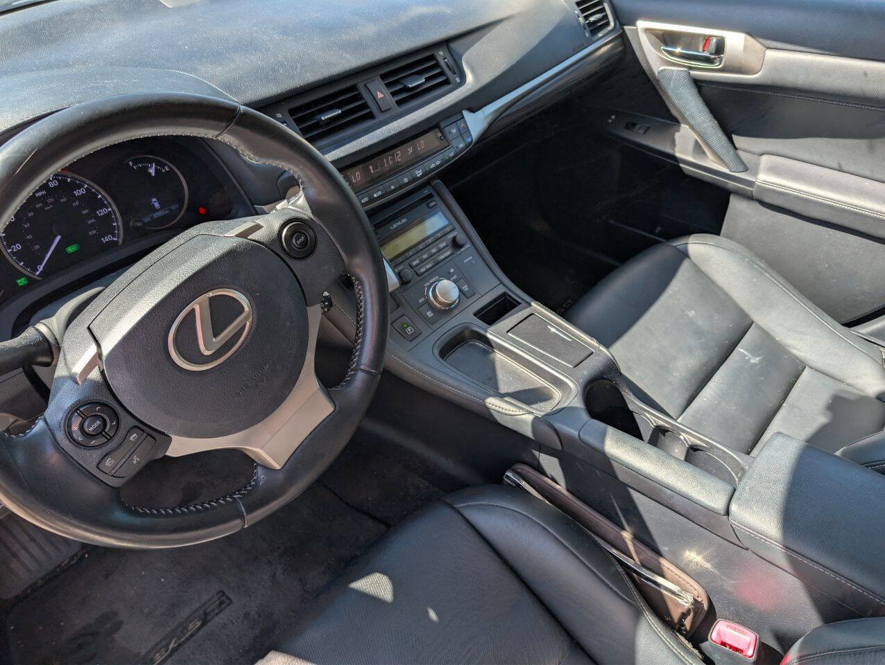 Used 2015 Lexus CT 200h image 14