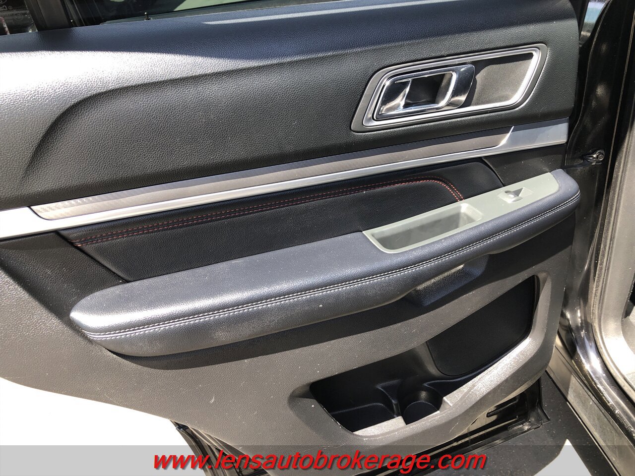 Used 2017 Ford Explorer Sport w/ Equipment Group 401A AWD/4WD image 17