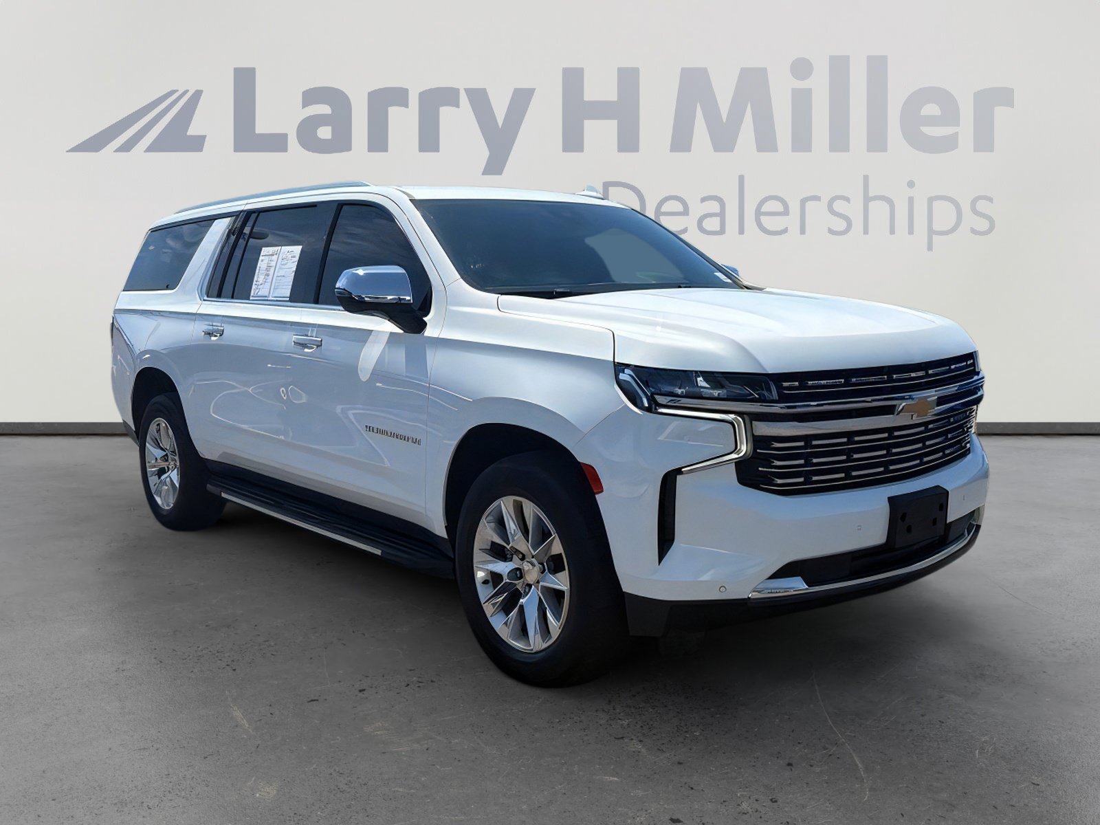Used 2023 Chevrolet Suburban Premier AWD/4WD image 8