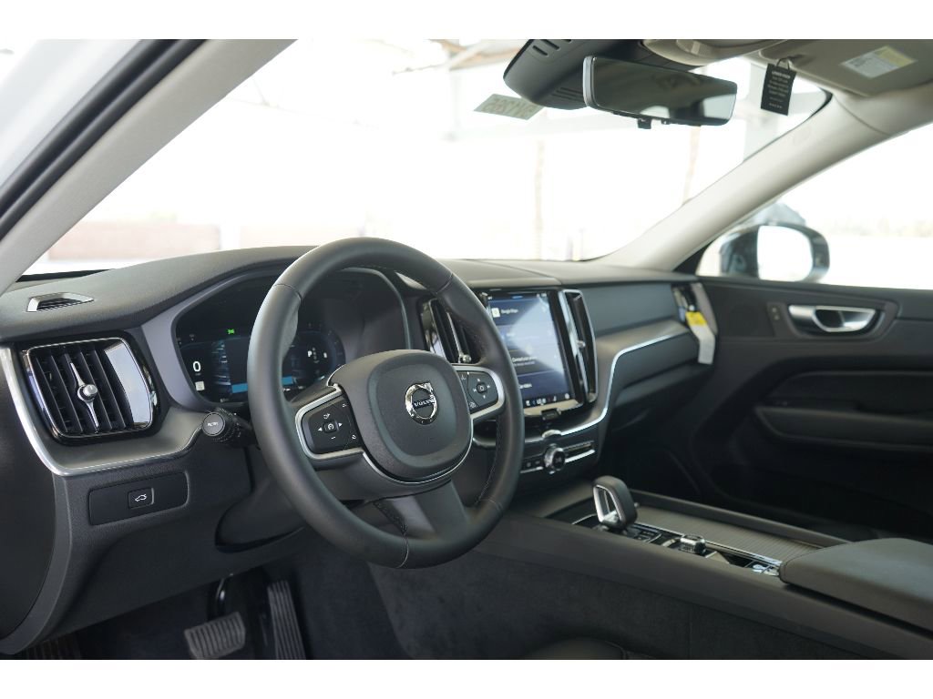 New 2025 Volvo XC60 B5 Core w/ Climate Package image 18