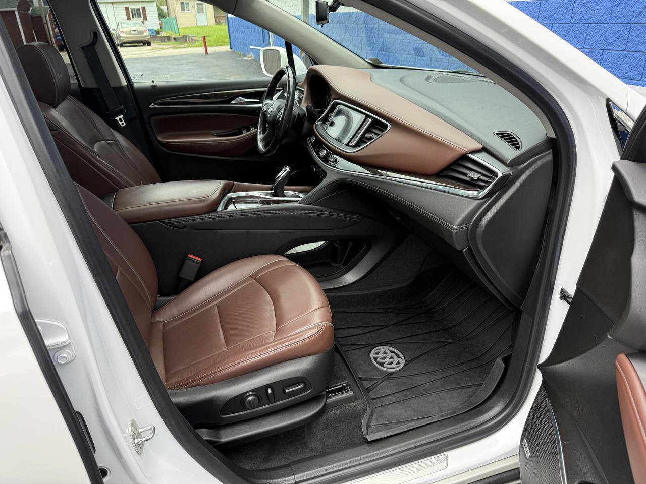 Used 2018 Buick Enclave Avenir w/ Avenir Technology Package AWD/4WD image 24