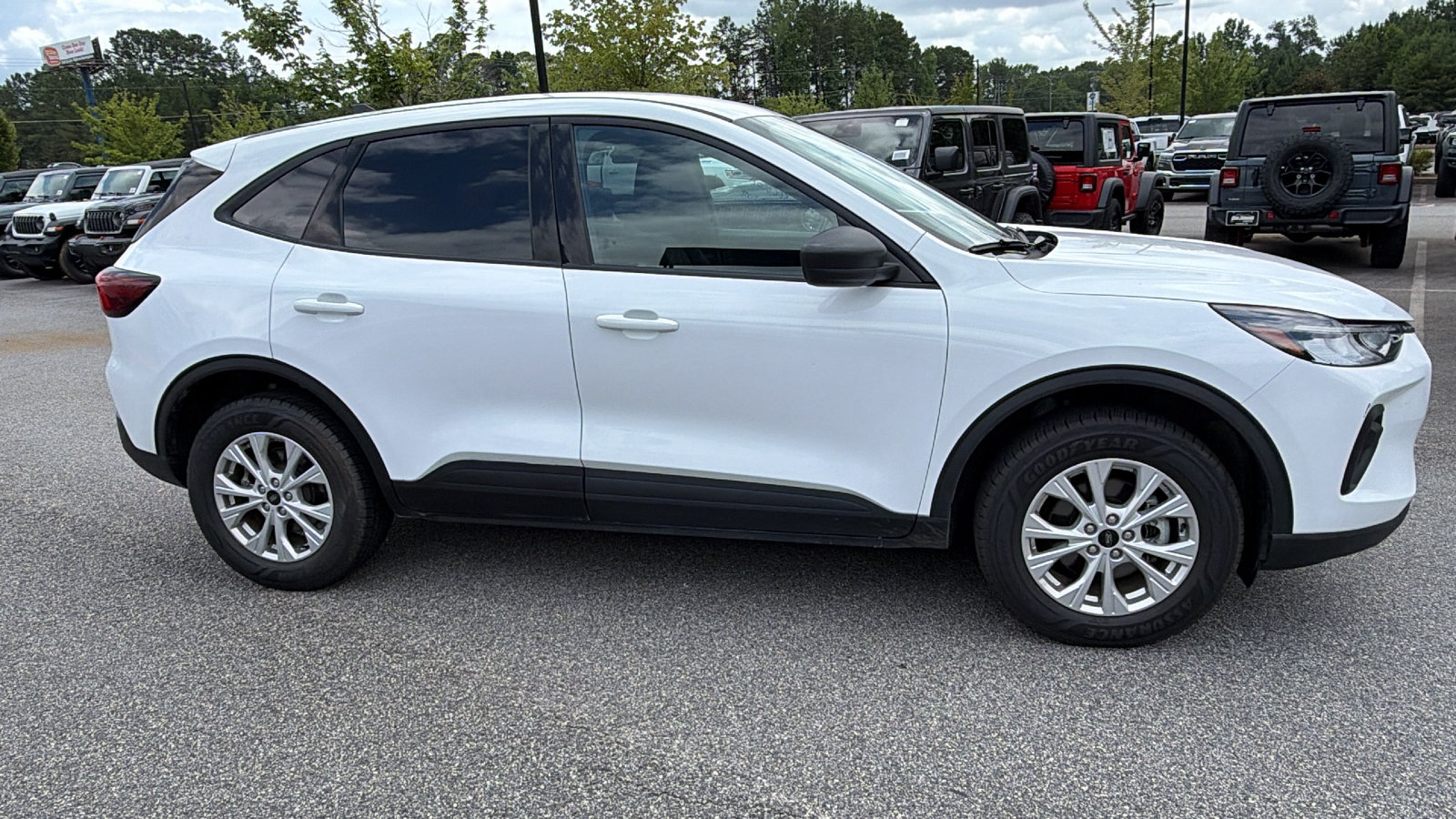 Used 2025 Ford Escape Active AWD/4WD image 7