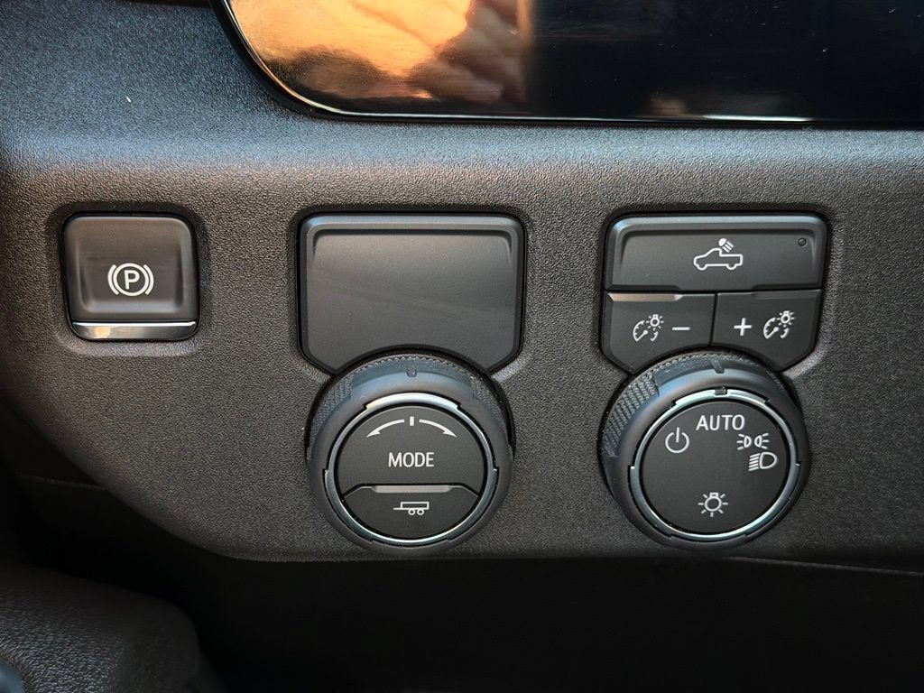 Used 2026 Chevrolet Silverado 1500 LT RWD image 27