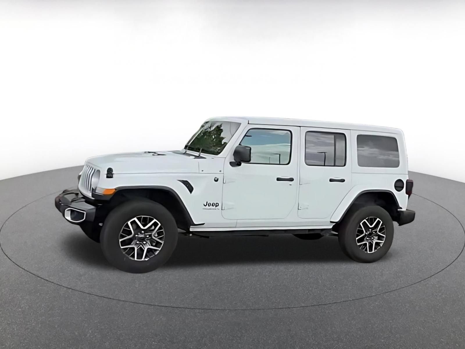 Used 2025 Jeep Wrangler Unlimited Sahara AWD/4WD image 4