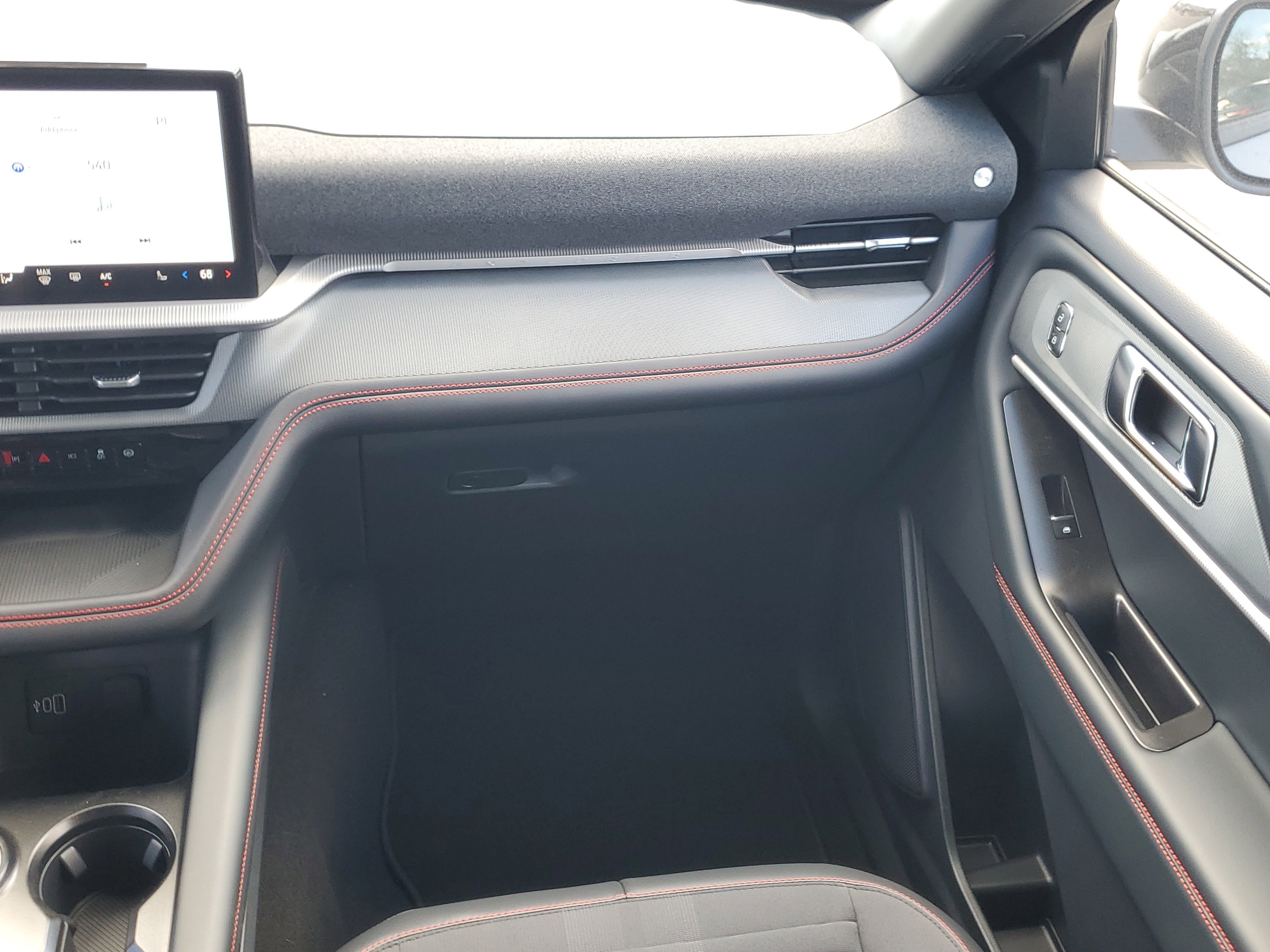 New 2026 Ford Explorer ST-Line w/ ST-Line Street Pack image 15