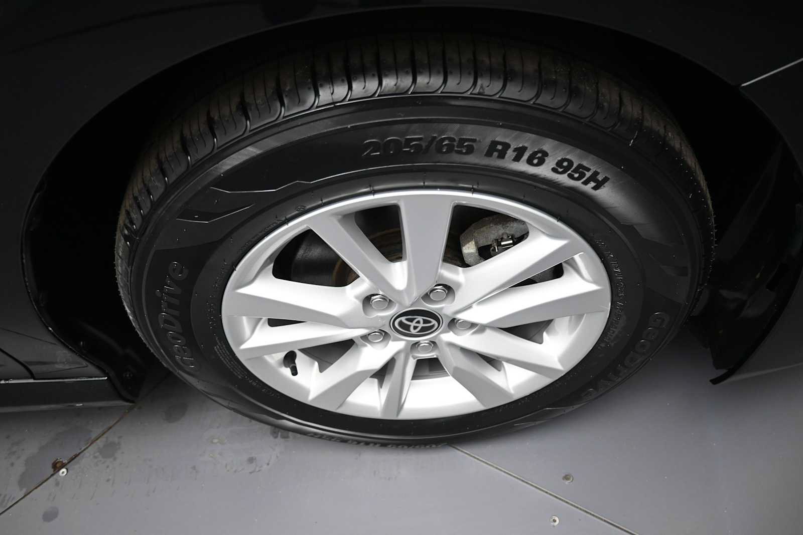 Used 2026 Toyota Camry LE FWD image 12
