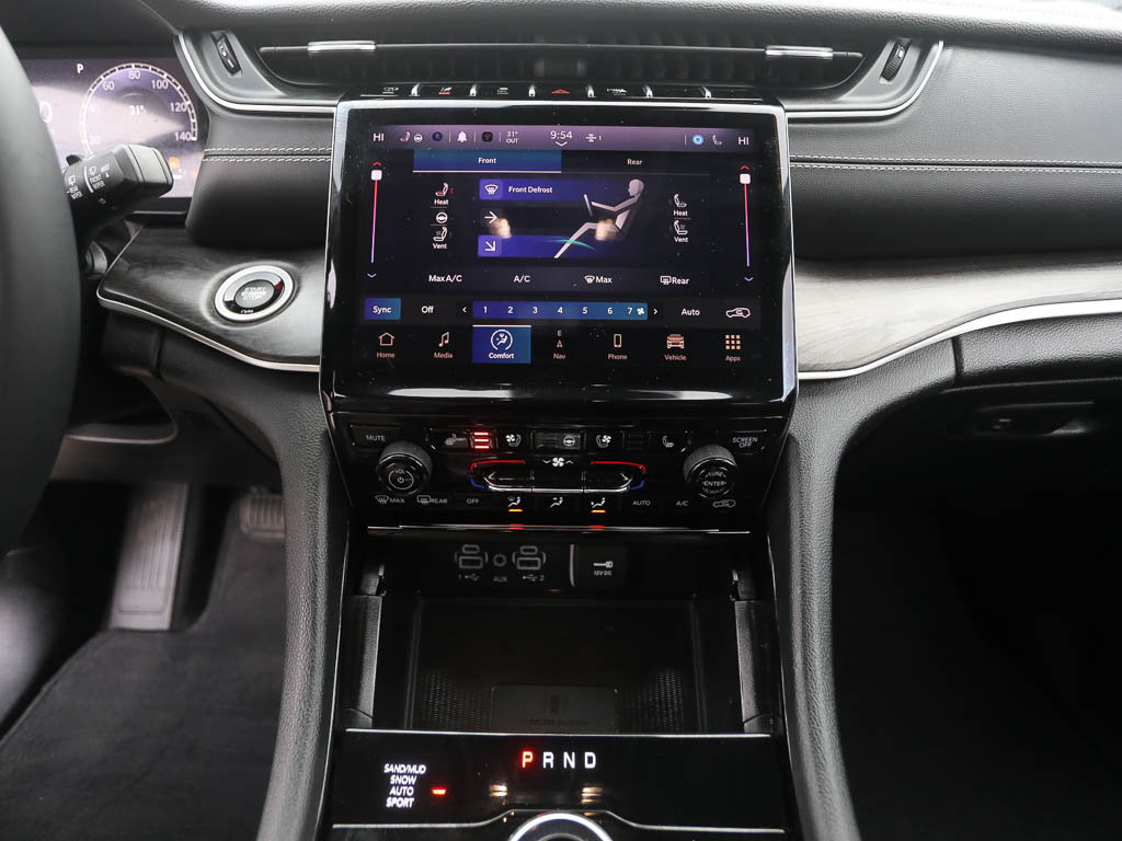 Used 2023 Jeep Grand Cherokee L Limited w/ Luxury Tech Group II image 17