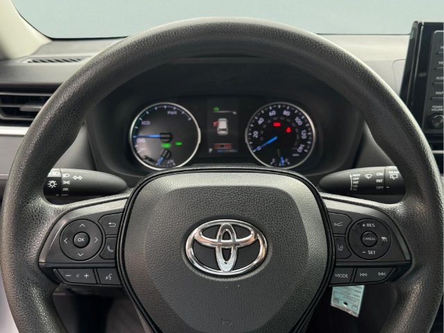 Used 2021 Toyota RAV4 LE AWD/4WD image 22