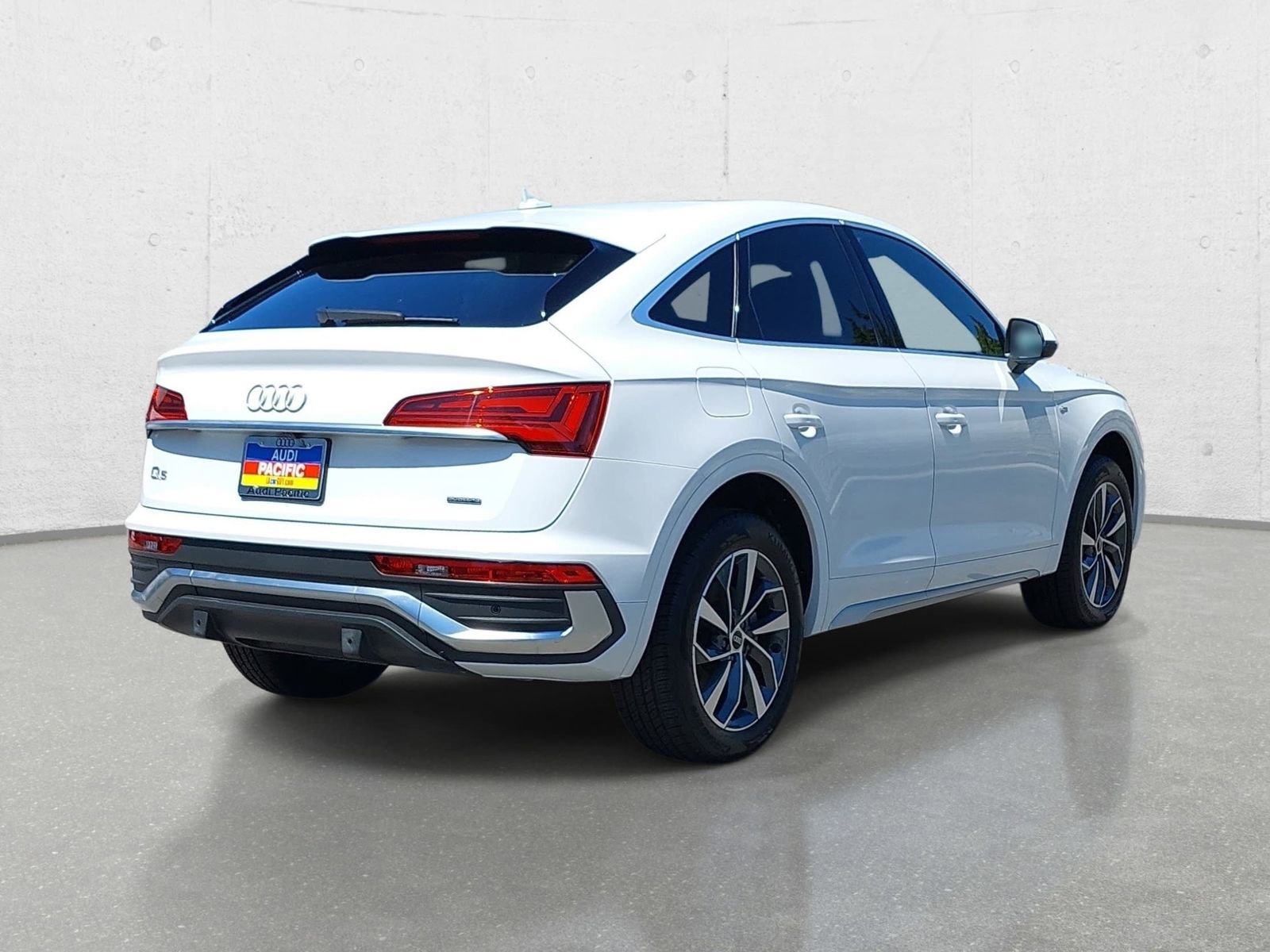 Used 2023 Audi Q5 2.0T Premium Plus w/ Premium Plus Package AWD/4WD image 5