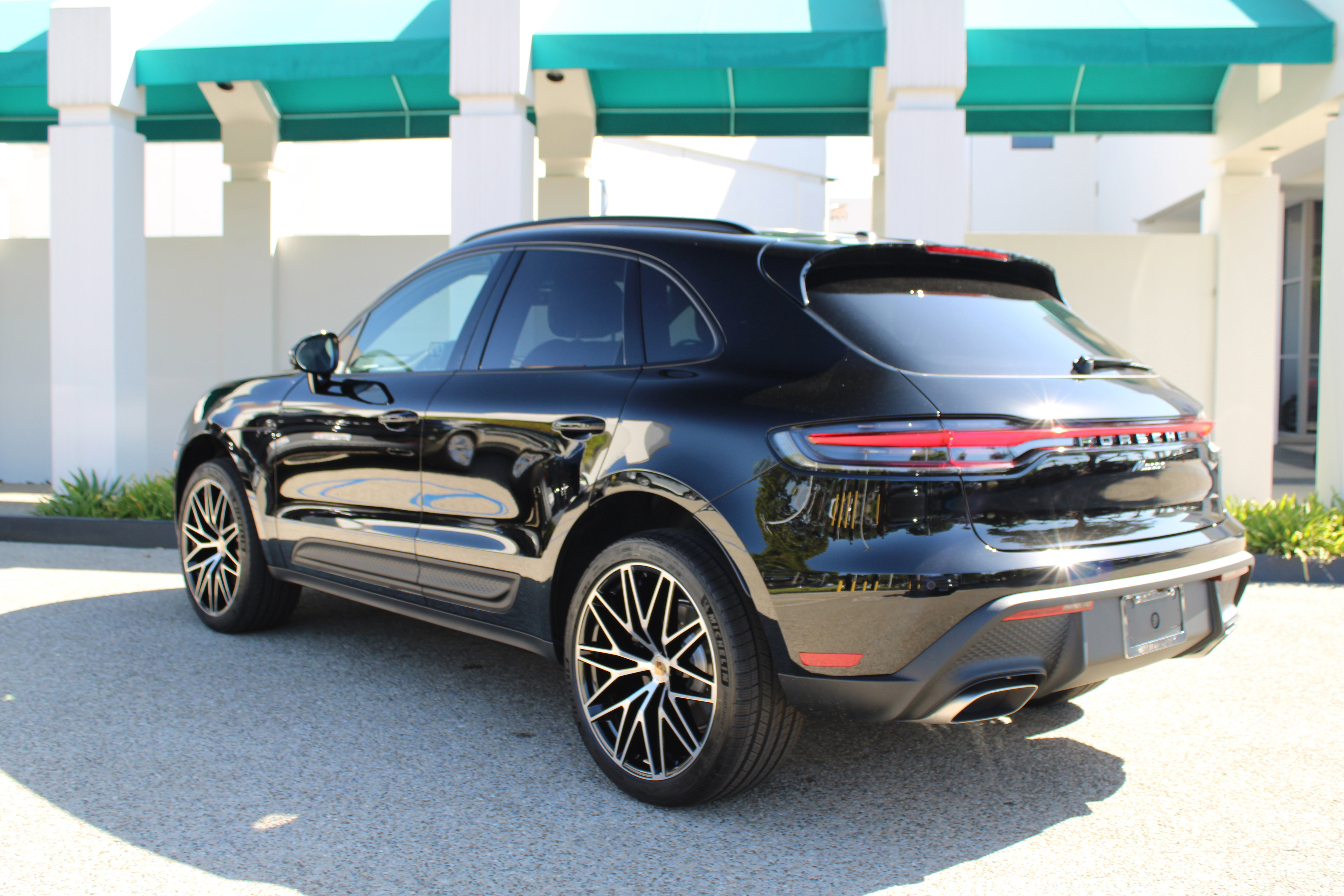 New 2026 Porsche Macan image 3