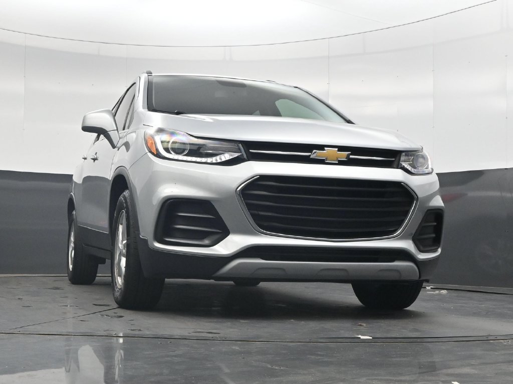 Used 2020 Chevrolet Trax LT w/ LT Convenience Package FWD image 26