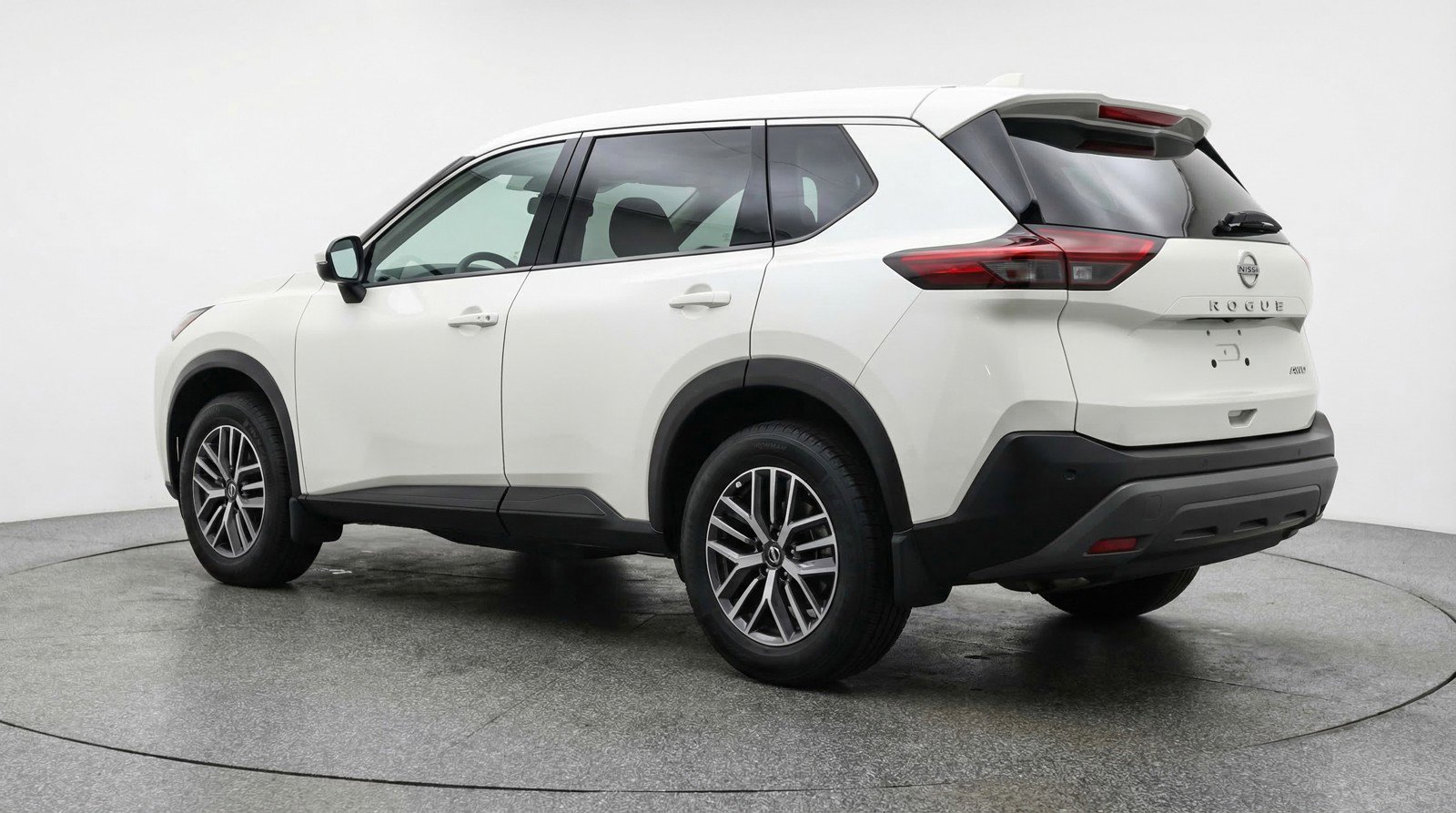 Used 2023 Nissan Rogue S image 6