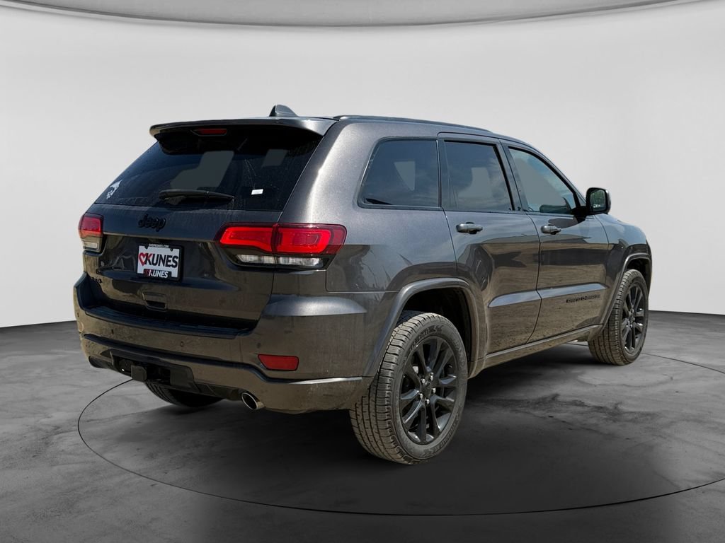 Used 2020 Jeep Grand Cherokee Altitude AWD/4WD image 10