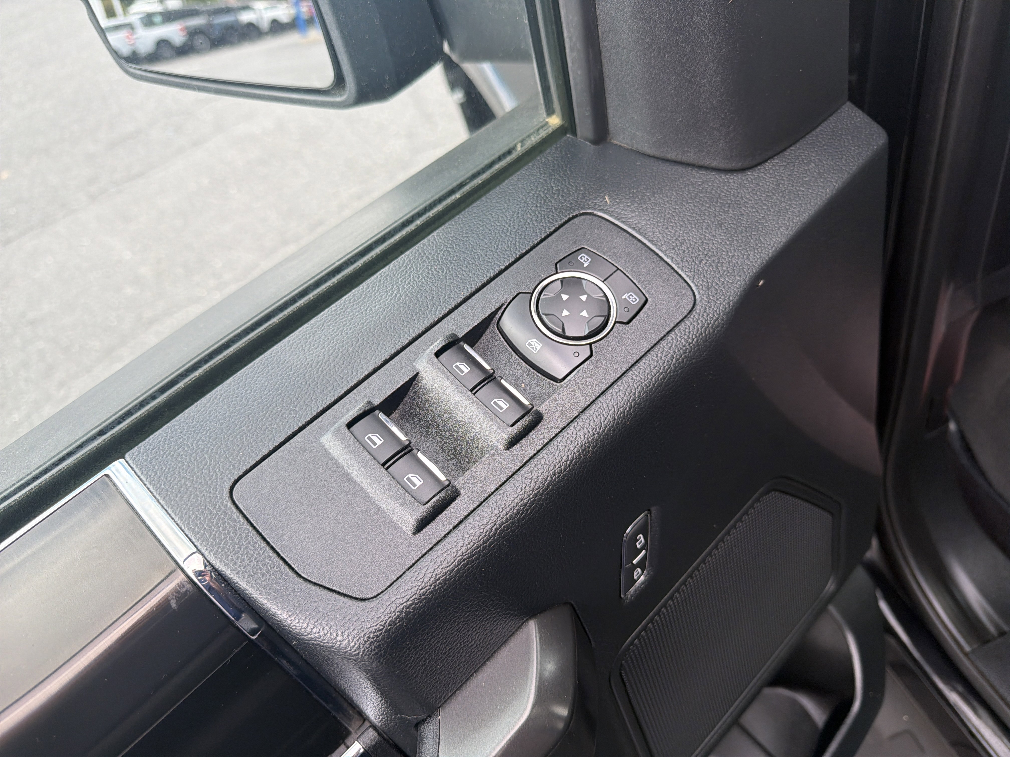 Used 2019 Ford F150 XLT w/ Equipment Group 302A Luxury AWD/4WD image 16