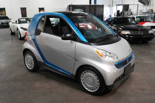 Used 2015 smart fortwo pure image 3
