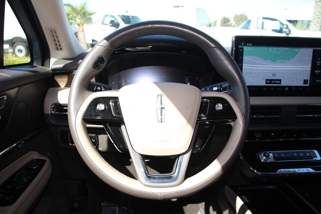 Certified 2023 Lincoln Corsair Reserve w/ Rear Removable Package Tray FWD image 11