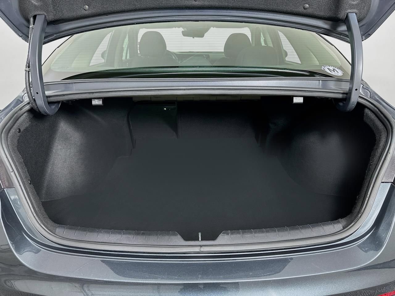 Used 2023 Kia K5 LXS image 40