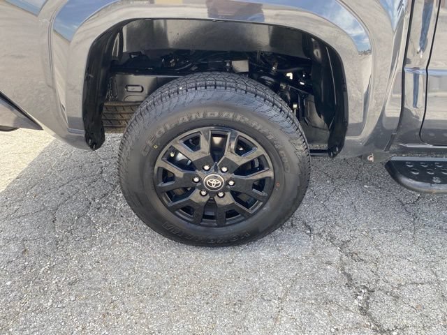 Certified 2024 Toyota Tacoma SR5 AWD/4WD image 22