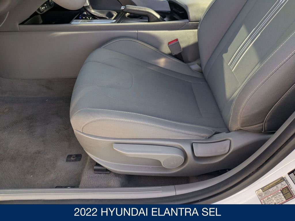 Used 2022 Hyundai Elantra SEL image 13