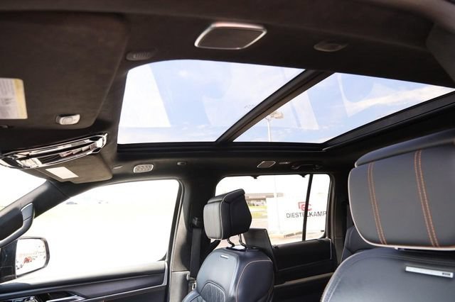 Used 2024 Jeep Grand Wagoneer L Series III w/ Rear Seat Video Group 1 AWD/4WD image 11