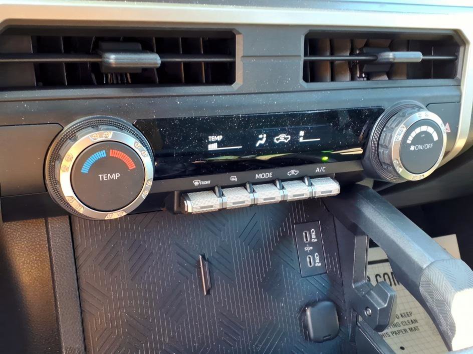 Certified 2024 Toyota Tacoma SR5 image 18