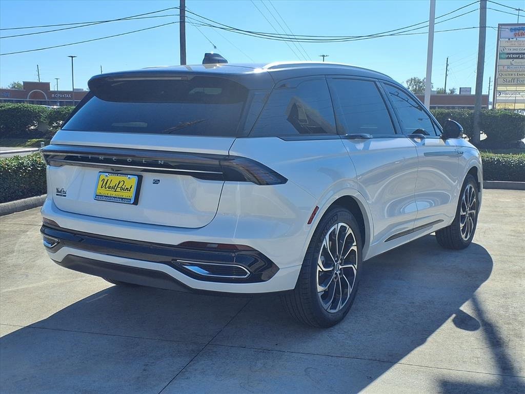 New 2026 Lincoln Nautilus Reserve image 2