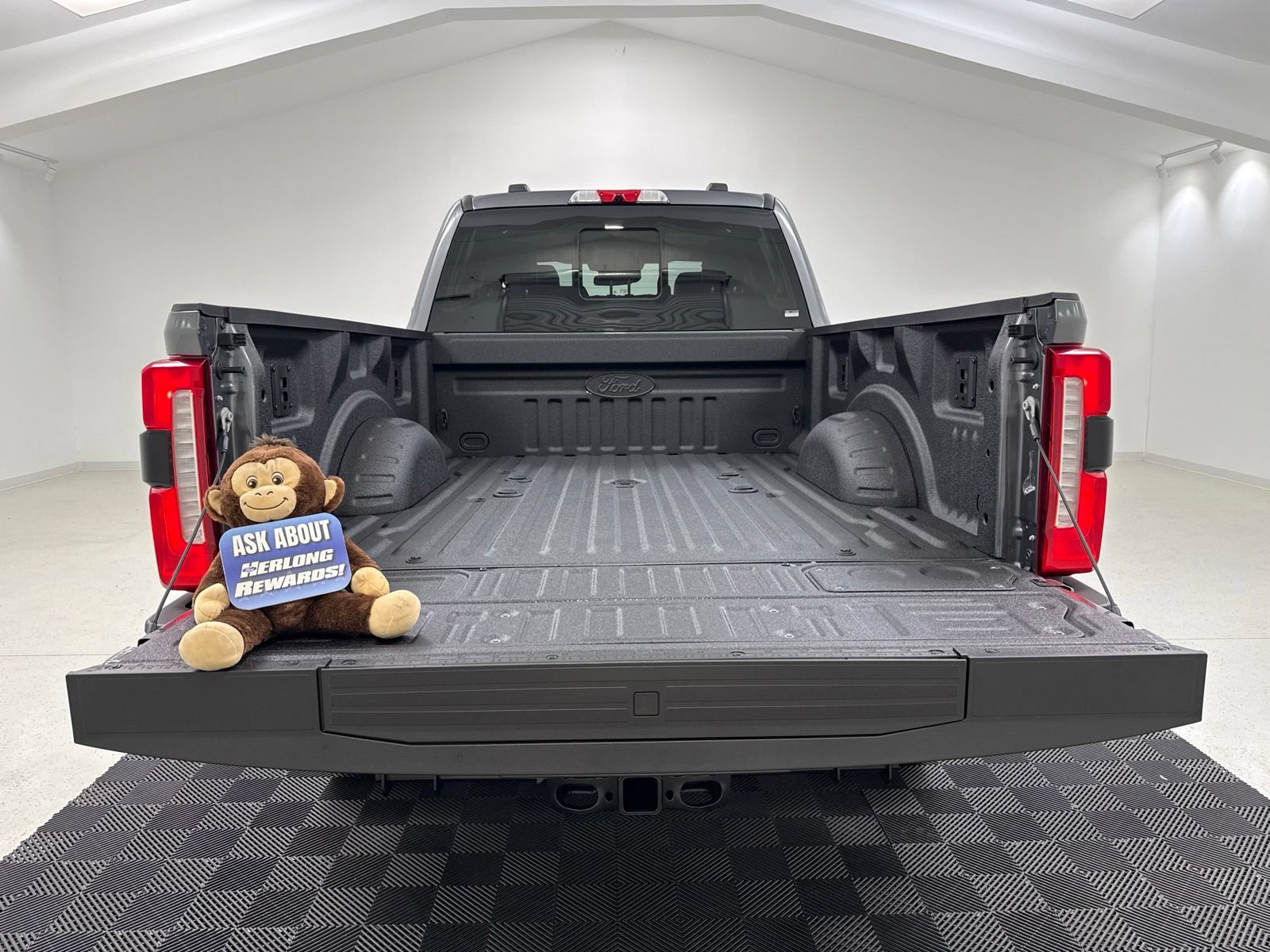 New 2026 Ford F250 Lariat w/ Black Appearance Package AWD/4WD image 8
