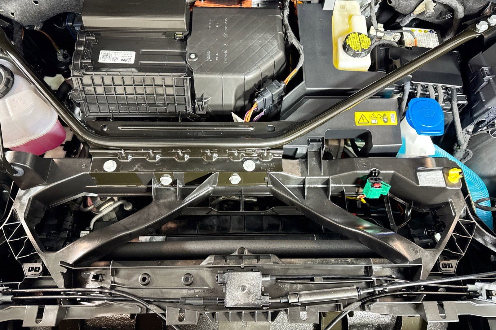 Used 2024 Audi Q4 e-tron Premium Plus image 27