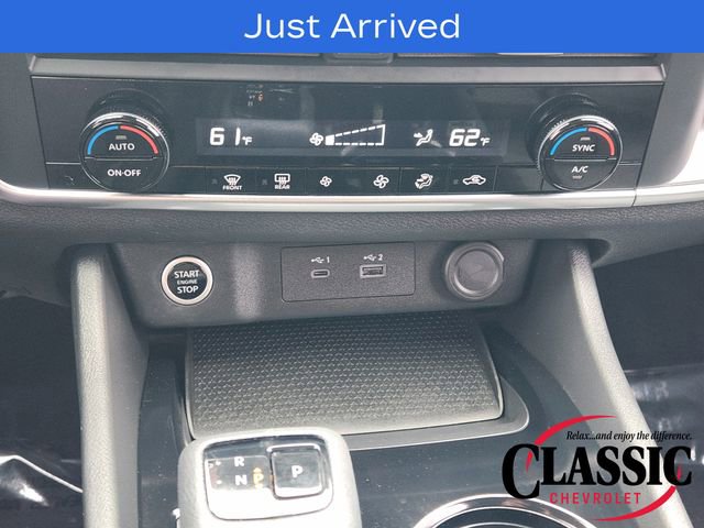 Used 2023 Nissan Rogue SV FWD image 26